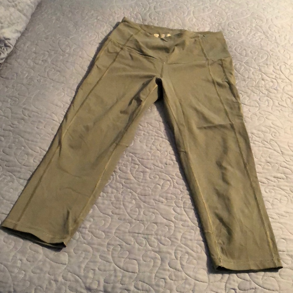 Victoria’s Secret Athleisure Capris